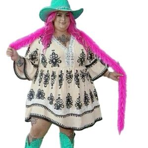 Betty Cream Boutique+ Faux Embroidered Cream: White Lace & Black Accents NWT 3X